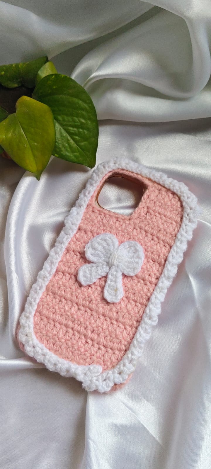 Phone cover made by crochet